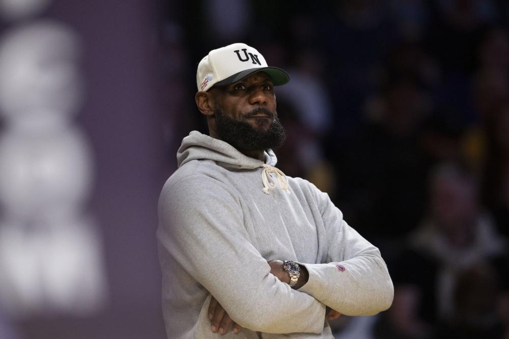 比如民族服 比如民族服