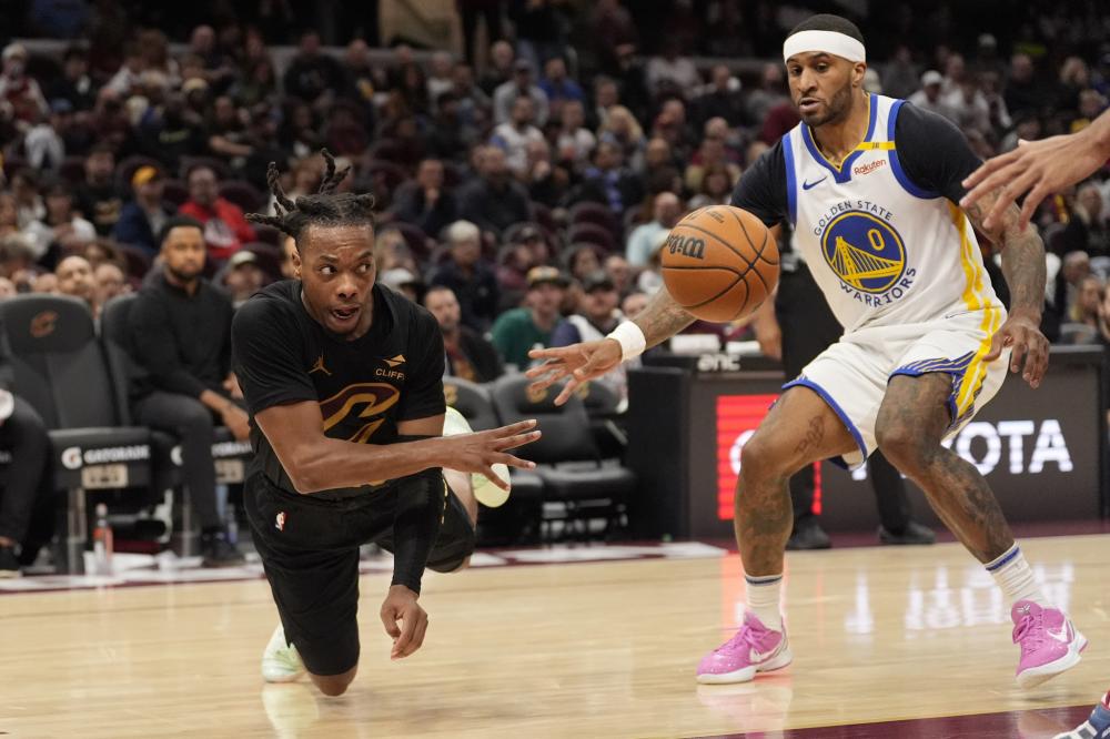 脚跟并不容 脚跟并不容