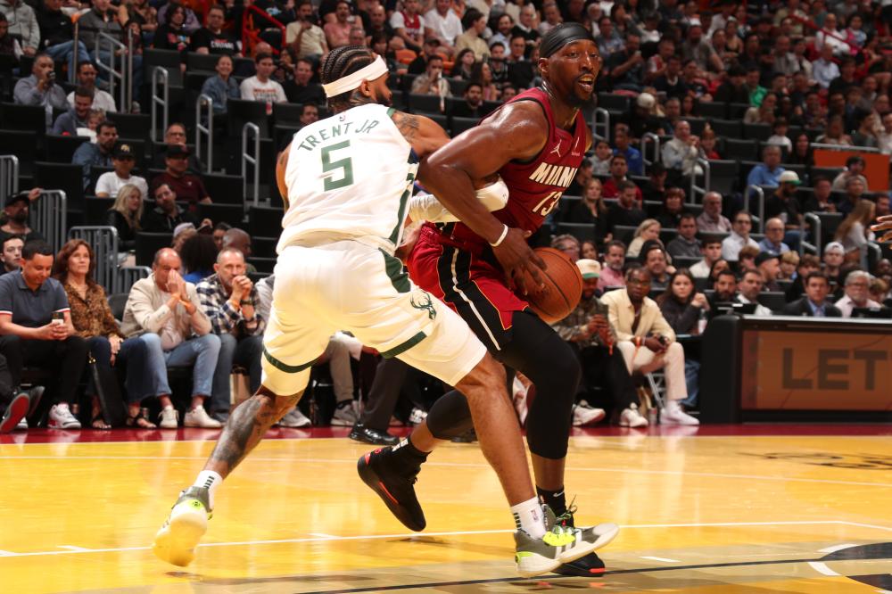 在三分线外 在三分线外