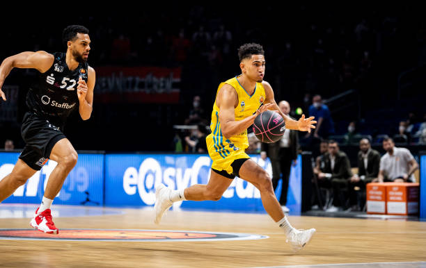 引入基耶萨 引入基耶萨